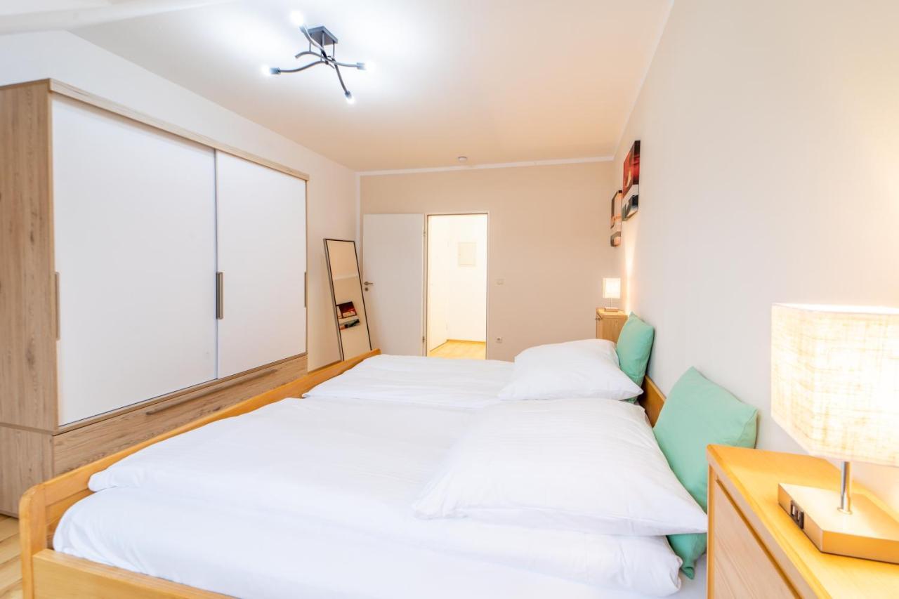 Moderne Dachgeschosswohnung - Parkplatz - Netflix Coburg Exteriér fotografie