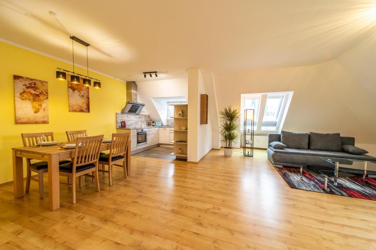 Moderne Dachgeschosswohnung - Parkplatz - Netflix Coburg Exteriér fotografie